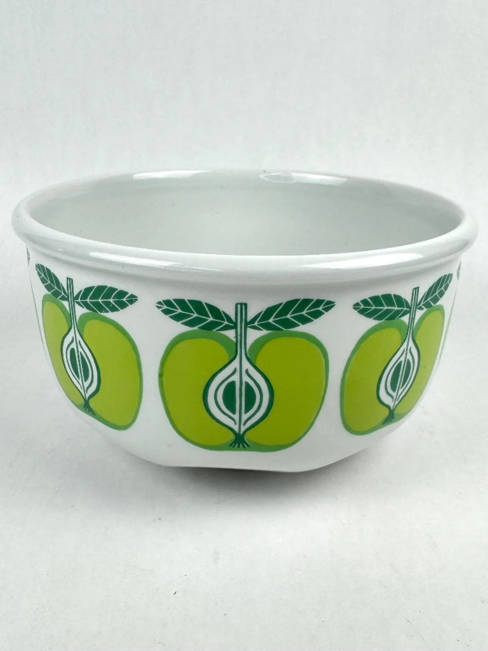 Vintage 1960s Arabia Finland Pomona Green Apple 7” Round Vegetable Mixing Bowl